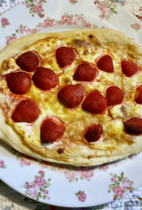 おやつにも★苺とマスカルポーネのピザ