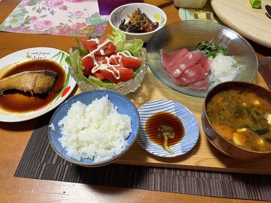 鰤の照り焼き.あおさの赤だしの写真