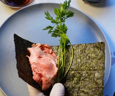ジューシー煮豚の手巻き寿司 ： 低温調理の写真