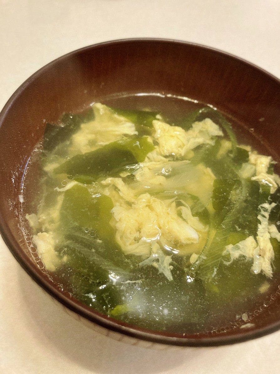 優しい味♡卵とわかめのスープの画像