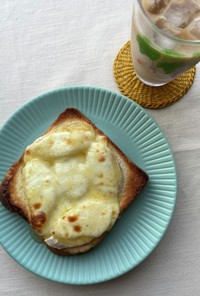 簡単朝食　はちみつバナナのチーズトースト