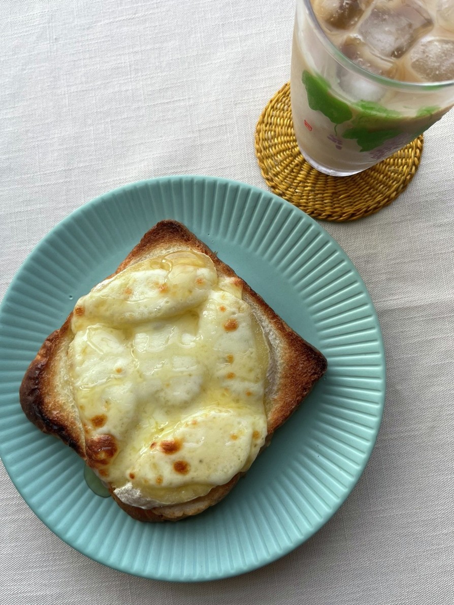 簡単朝食　はちみつバナナのチーズトーストの画像