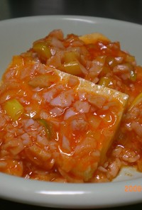 豆腐のチリソース炒め(魚肉ソーセージ入)