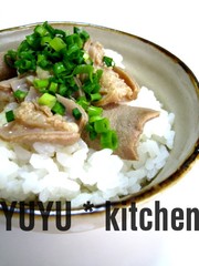 生姜であっさり、ホルモン丼♪の写真