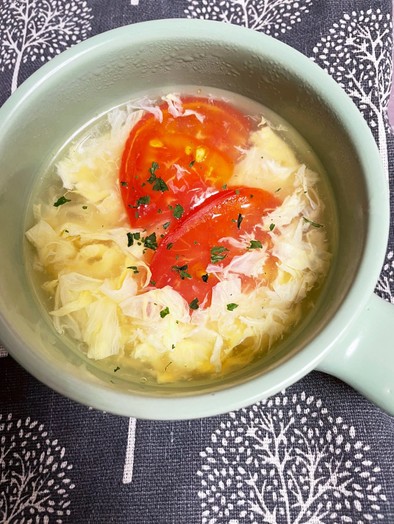 卵スープin焼きトマトの写真