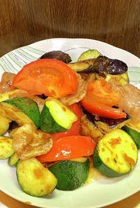 夏野菜と豚バラ肉の梅肉炒め