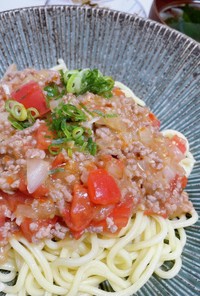 トマトのジャージャー麺