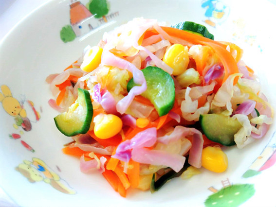 【保育園給食】キャベツのカラフルサラダの画像