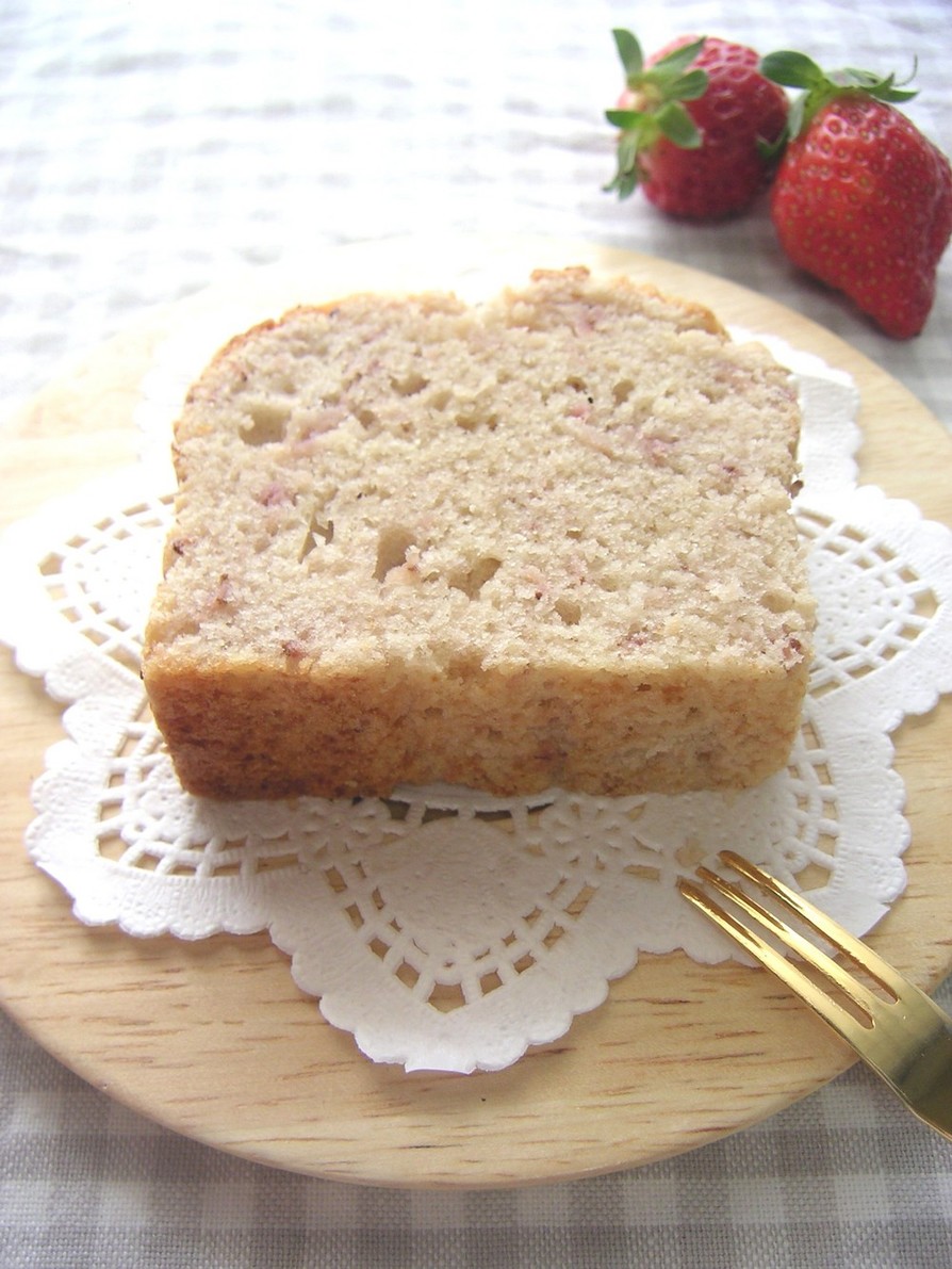 フレッシュ苺のパウンドケーキの画像