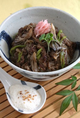 まいたけ牛丼