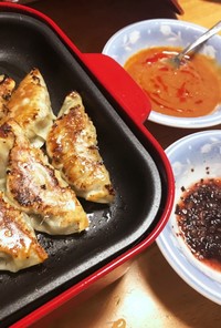 ジューシー餃子と、味噌ダレ梅ダレ2種
