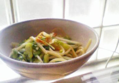 水菜と九条葱の和風パスタ（おかず用）の写真