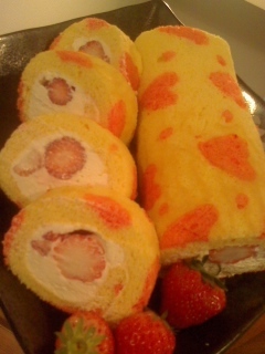 イチゴのロールケーキ☆ホワイトデーの画像