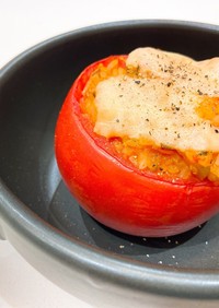 トマトの器で　トマトソースのドリア