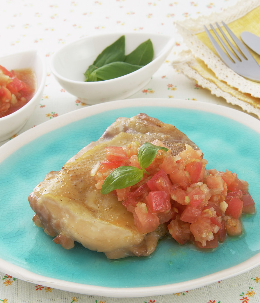 ローストトマトとグリルチキンのペストスパゲッティのレシピ