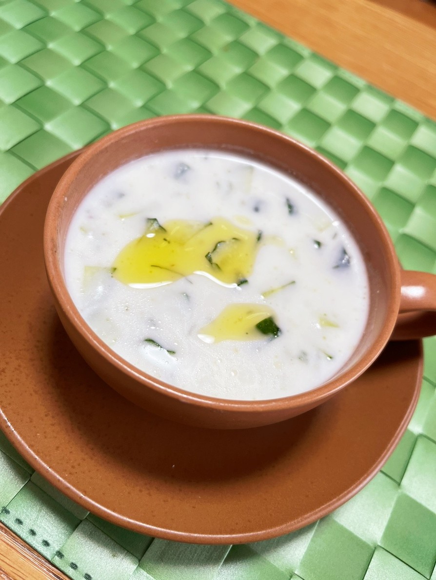 冷製スープ　ブルガリアのタラトルの画像