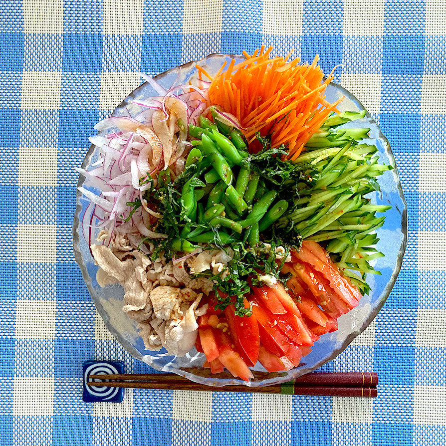 【Diet】野菜たっぷりピリ辛サラダの画像