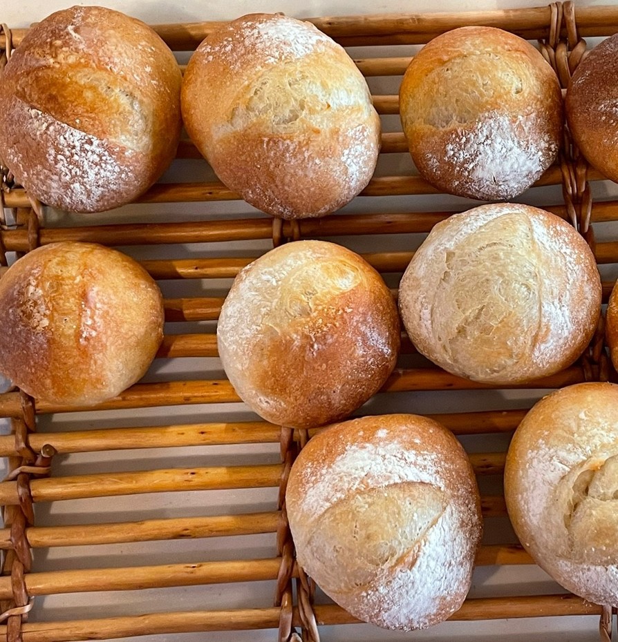 ホシノ天然酵母の丸パンの画像