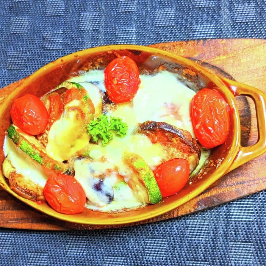 茄子とズッキーニのモッツァレラチーズ焼きの画像