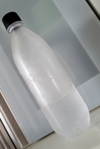 外出用のペットボトルの冷水