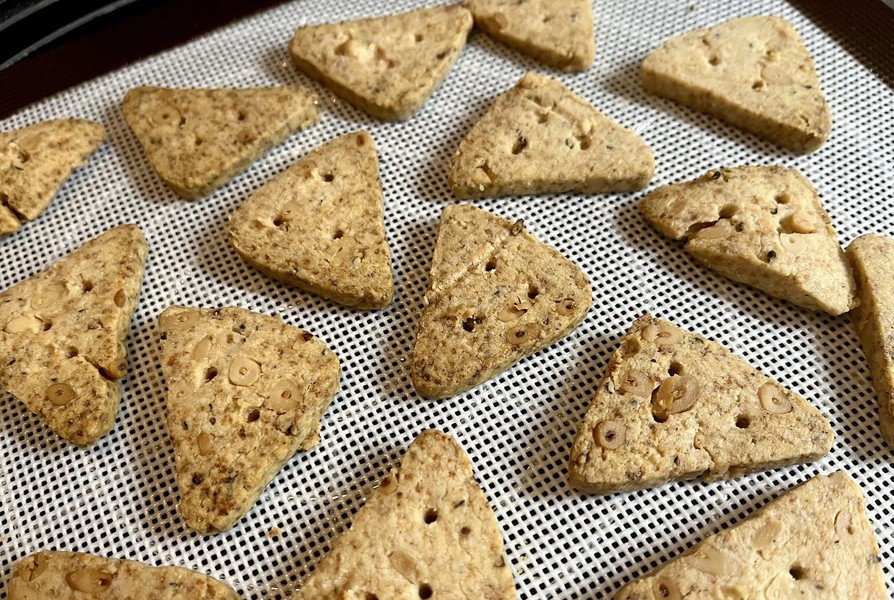 チーズと松の実の塩クッキーの画像