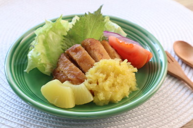 介護食　チキン南蛮　パイナップルソースの写真