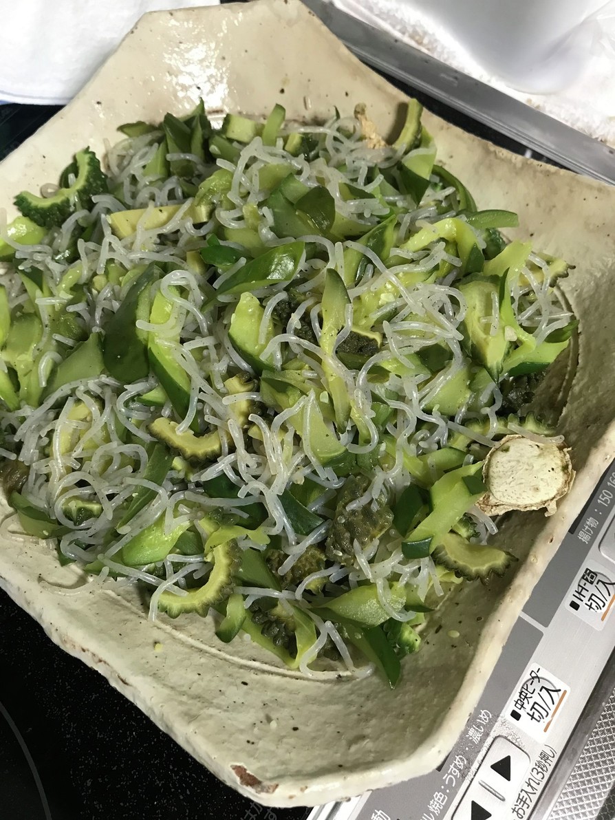 糸こんにゃくと夏野菜（緑）の炒め物の画像