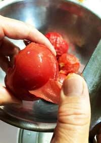 冷凍トマトの簡単かわむき