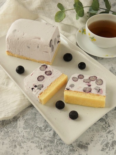 ブルーベリーのアイスチーズケーキの写真