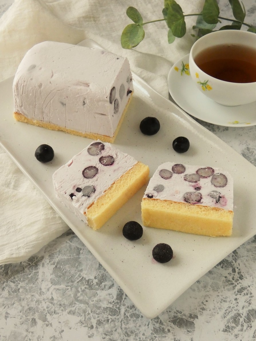 ブルーベリーのアイスチーズケーキの画像