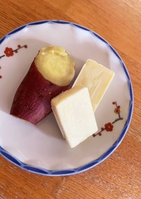 至福の補食シリーズ☆蒸かしたお芋とチーズ