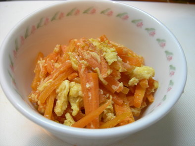 にんじんの卵炒め　味噌風味の写真