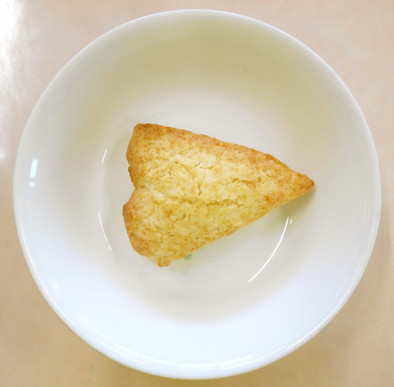 ≪給食≫豆腐のスコーンの写真