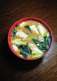 簡単☆豆腐とわかめの味噌汁