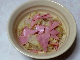 白菜とロースハムの 温かいサラダ