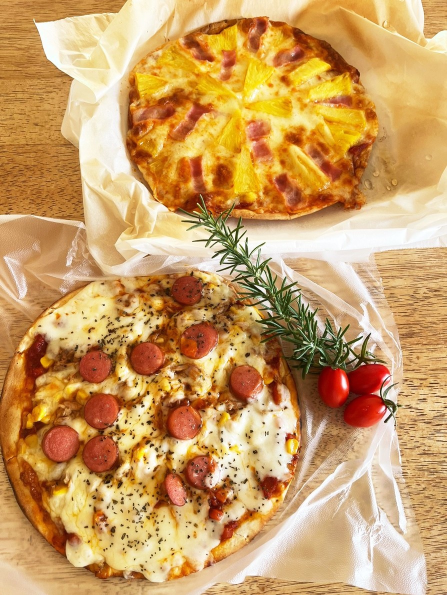 パイナップルピザとツナコーンピザの画像