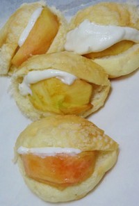 桃のメロンパン サンド