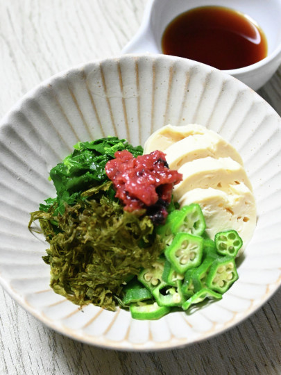 生湯葉とネバネバ野菜の梅めんつゆ和えの画像