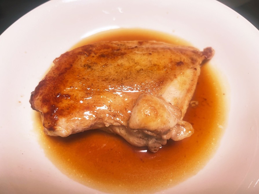 鶏胸肉のジューシーバター醤油ステーキの画像