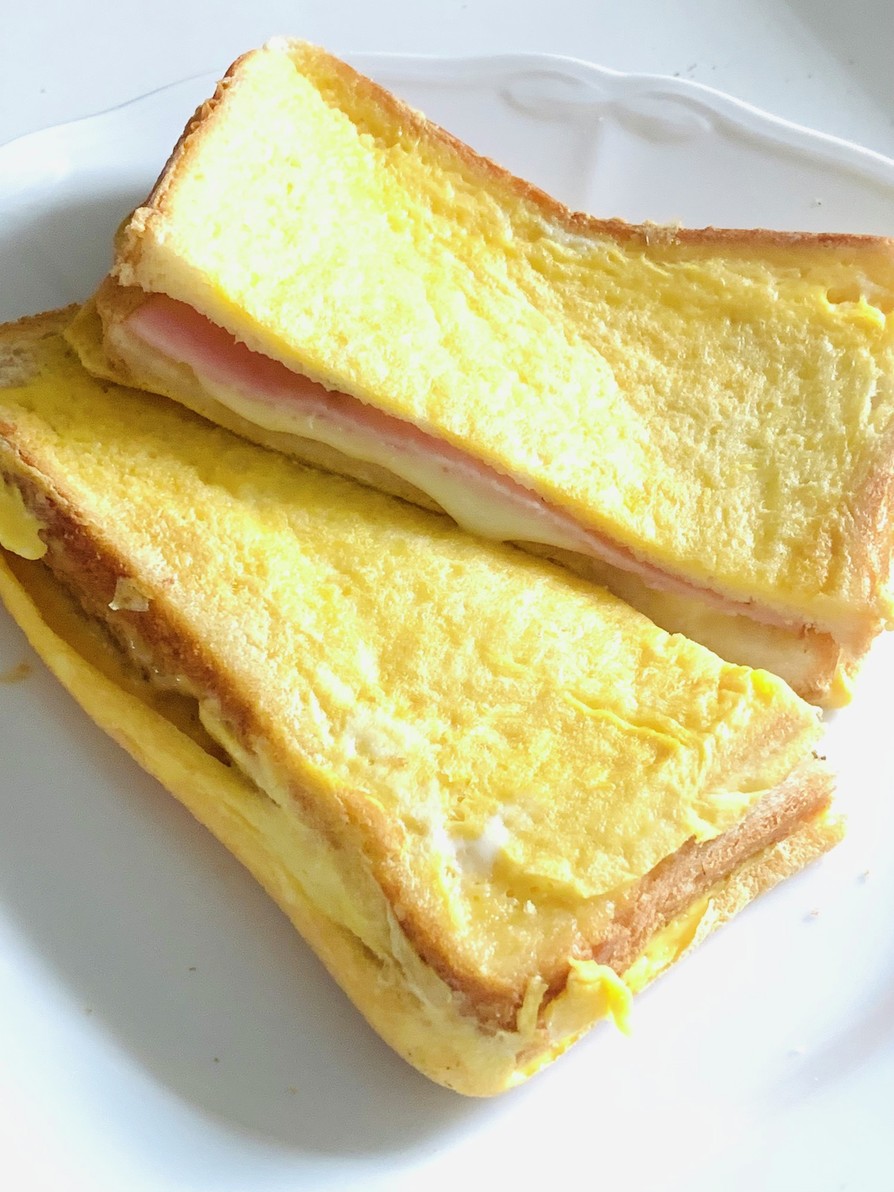 朝食にクロックムッシュ風トーストの画像