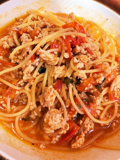 簡単時短！鶏ひき肉とトマトのスパゲッティの写真