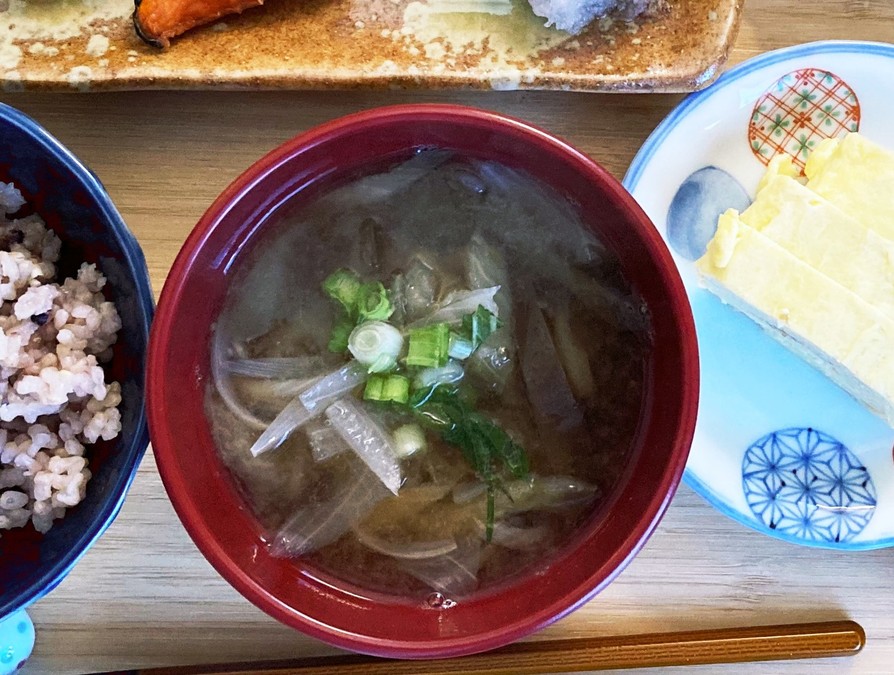 アメリカ☆彡茄子と玉ねぎと素麺の味噌汁の画像