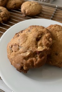 木の実とミルクチョコのクッキー