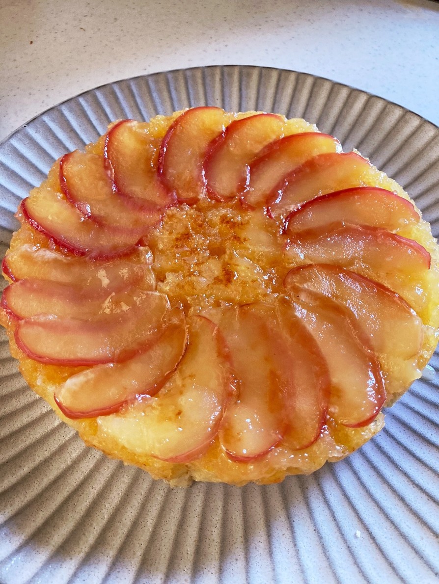 林檎のアップサイドダウンケーキの画像