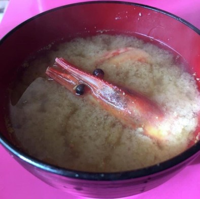 牡丹海老の味噌汁の写真
