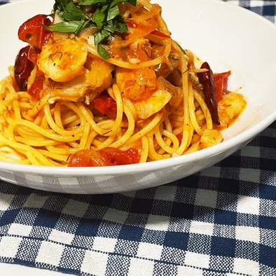 スパゲッティ　真鱈とディルのトマトソースの写真
