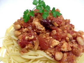 鶏ひき肉のお豆入りミートソース