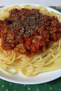 スパゲティ・鶏皮ボロネーゼ