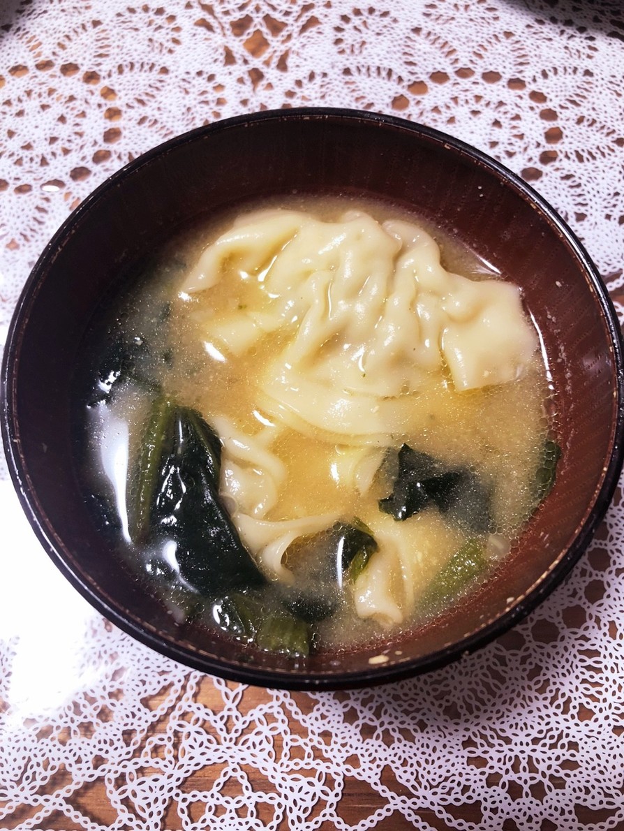 冷凍餃子de味噌ラーメン風味噌汁の画像