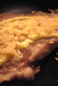 豚ロース肉のマヨネーズ粉チーズ焼き